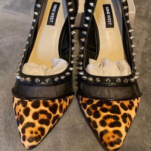 High heeled dress shoe